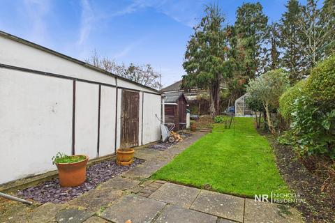2 bedroom bungalow for sale, Cheshire Gardens, Chessington, Surrey. KT9
