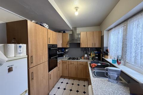 3 bedroom end of terrace house for sale, Strawmead, Hatfield