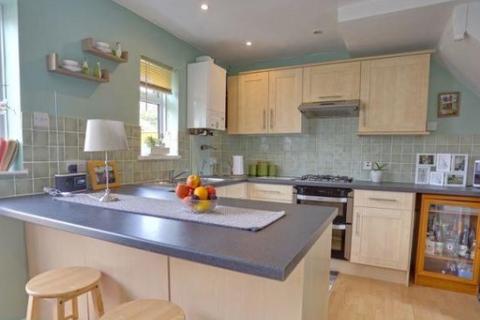 3 bedroom semi-detached house to rent, Galmington Drive, Taunton, TA1