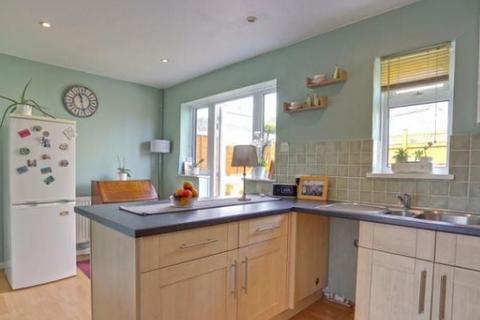 3 bedroom semi-detached house to rent, Galmington Drive, Taunton, TA1