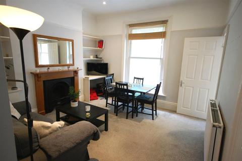 1 bedroom apartment to rent, Chiswick High Road London