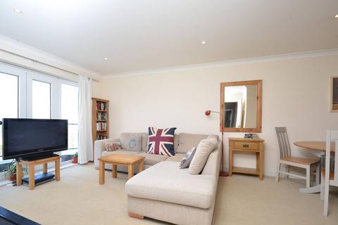 2 bedroom flat to rent, Avenue Elmers, Surbiton, KT6