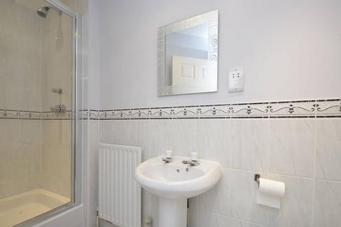 2 bedroom flat to rent, Avenue Elmers, Surbiton, KT6