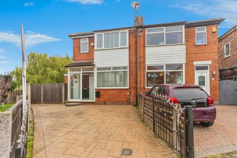 Lynn Drive, Droylsden