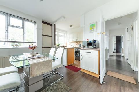 3 bedroom maisonette for sale, Southcroft Road, London SW16
