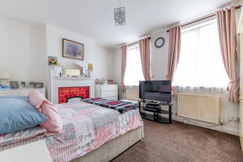 3 bedroom maisonette for sale, Southcroft Road, London SW16