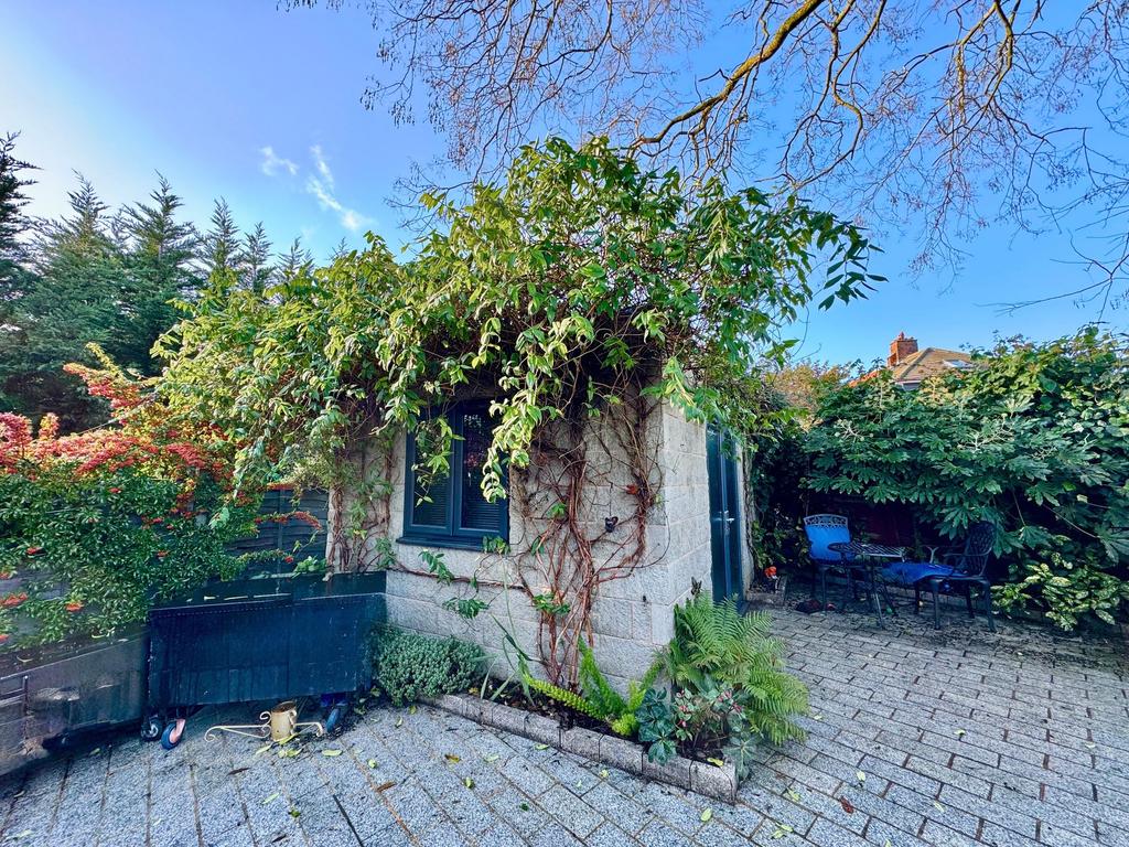 Garden/outbuilding