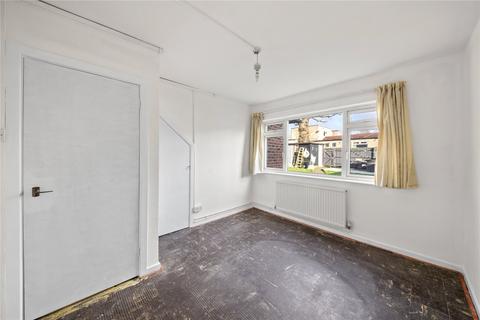 2 bedroom maisonette for sale, Southbourne Gardens, Ruislip HA4