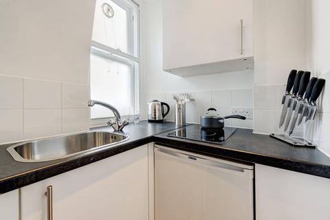 Studio to rent, Hill Street, Mayfair, London, W1J
