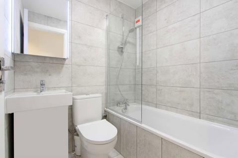 2 bedroom flat to rent, Tavistock Crescent, London W11