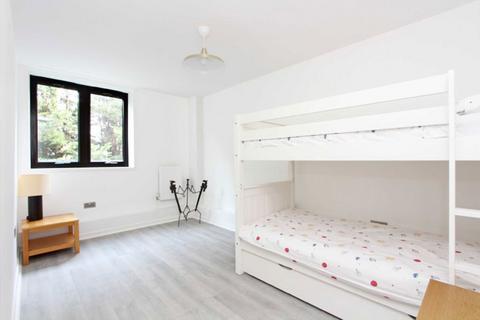 2 bedroom flat to rent, Tavistock Crescent, London W11