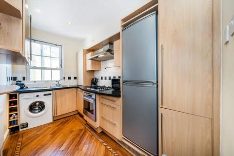 2 bedroom flat for sale, Southlands Drive, London SW19