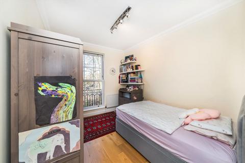 2 bedroom flat for sale, Southlands Drive, London SW19