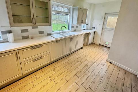 2 bedroom semi-detached house to rent, Rothesay Avenue, Greater Manchester SK16