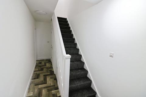 3 bedroom house to rent, Lodge Lane, Romford RM5