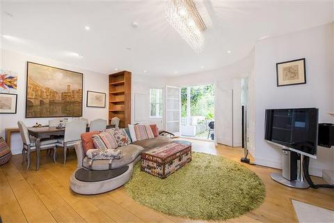 3 bedroom apartment to rent, East Heath Road, Hampstead, London, NW3