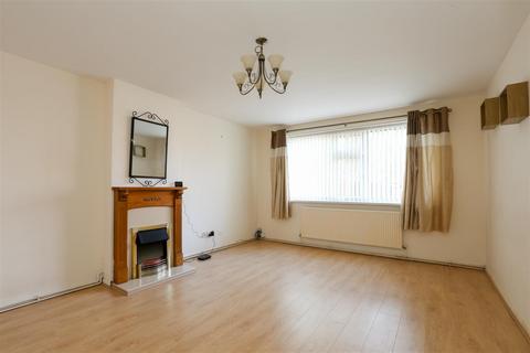 2 bedroom flat to rent, Barratt Close, Leicester, LE2