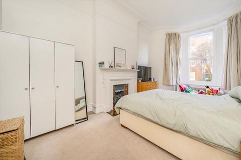 1 bedroom flat to rent, Addison Gardens, London W14
