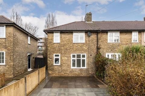 3 bedroom flat to rent, Bentworth Road, London W12