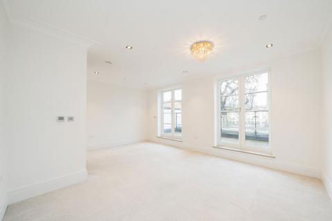 undefined, Egerton Drive, Isleworth TW7