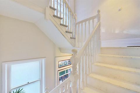 1 bedroom flat for sale, Nassington Road, Hampstead Heath, London, NW3