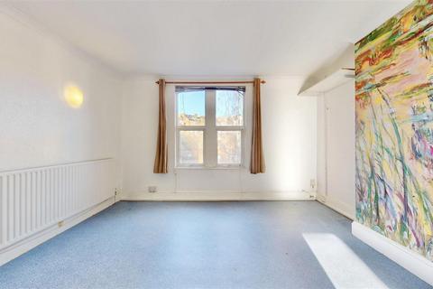 1 bedroom flat for sale, Nassington Road, Hampstead Heath, London, NW3