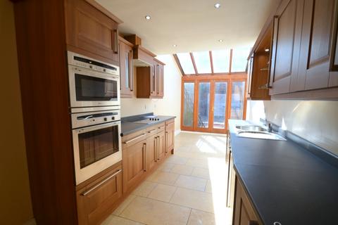 2 bedroom terraced house to rent, Gordon Street, Northamptonshire NN16