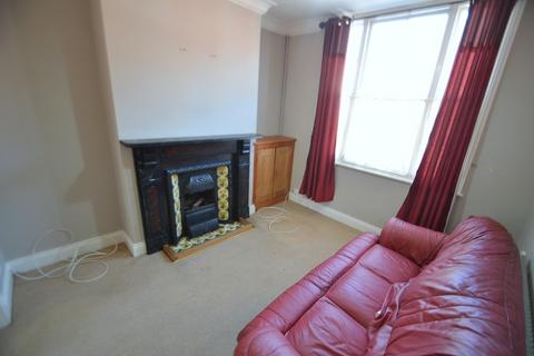 2 bedroom terraced house to rent, Gordon Street, Northamptonshire NN16