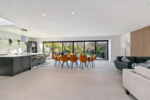5 bedroom terraced house for sale, Church Street, Old Isleworth, TW7