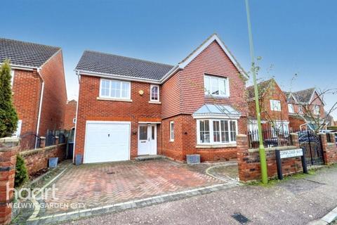 4 bedroom detached house for sale, Cornflower Way, Hatfield