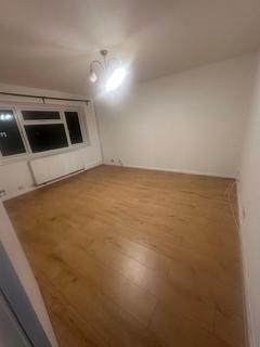 2 bedroom flat to rent, Sutton Hall Road, Hounslow TW5