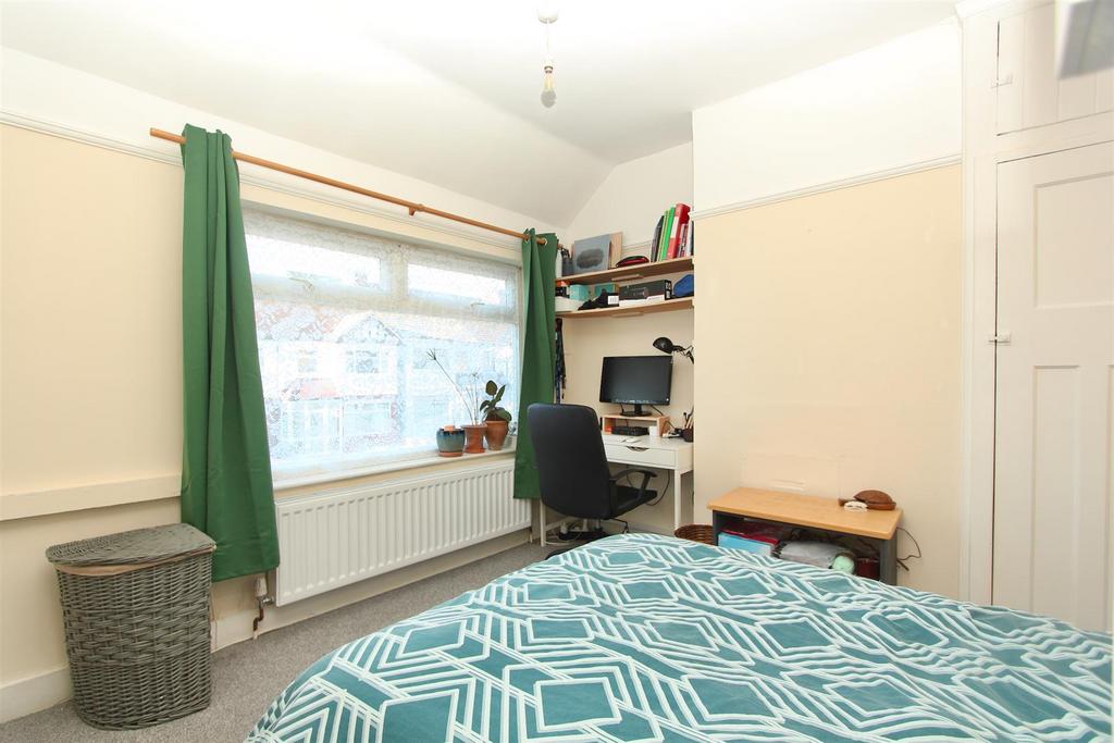 Coombe Road, N22