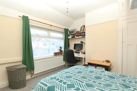 4 bedroom house to rent, Coombe Road, London N22