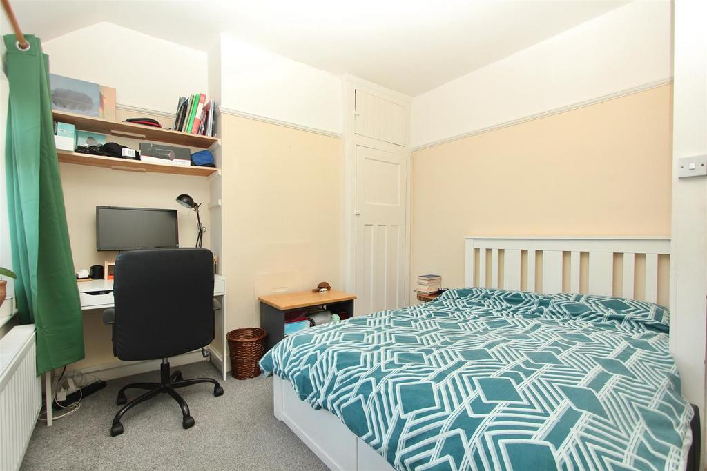 Coombe Road, N22