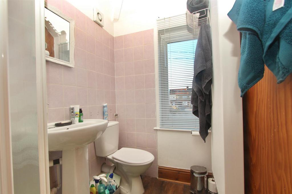 Coombe Road, N22