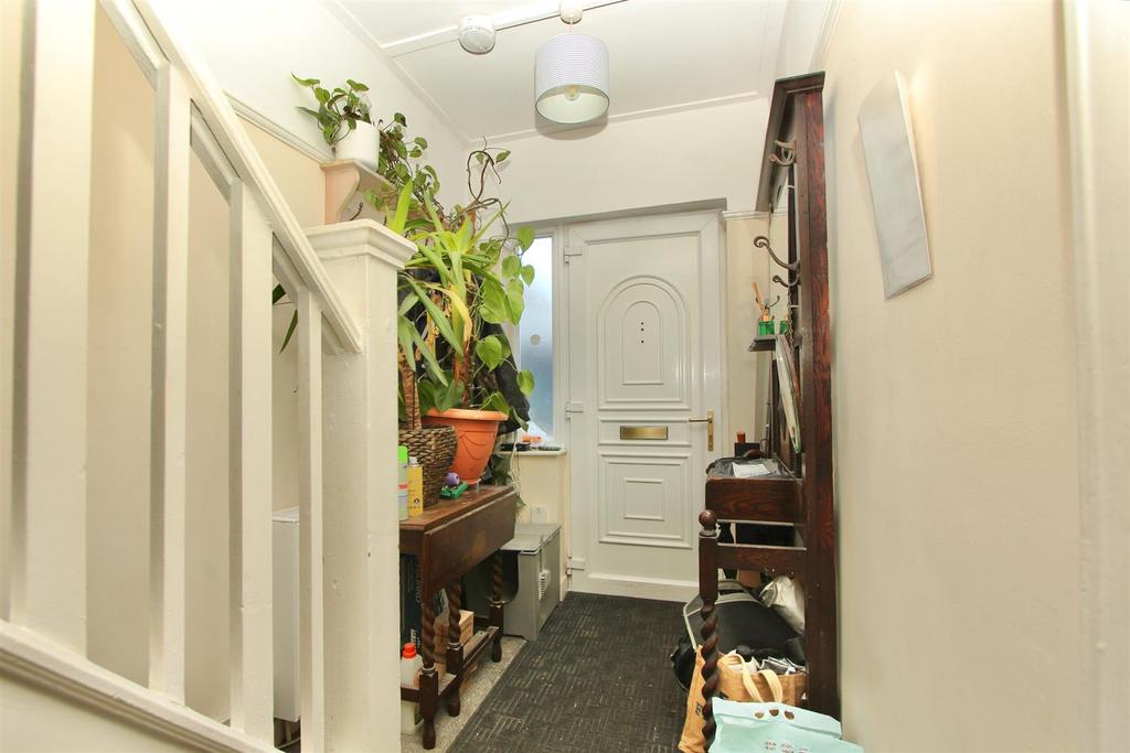 Coombe Road, N22