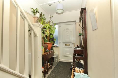 4 bedroom house to rent, Coombe Road, London N22