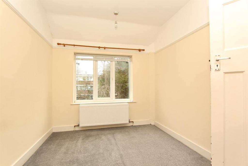 Coombe Road, N22