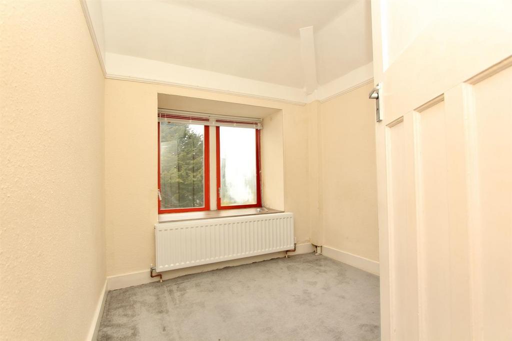 Coombe Road, N22