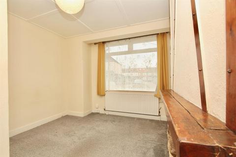 4 bedroom house to rent, Coombe Road, London N22