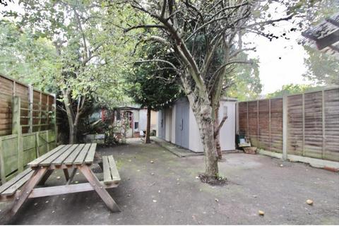 4 bedroom house to rent, Coombe Road, London N22