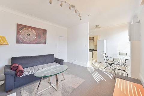 2 bedroom flat to rent, East Hill, Wandsworth Town, London, SW18