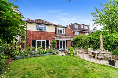 4 bedroom detached house to rent, White Hill, Chesham, Buckinghamshire, HP5