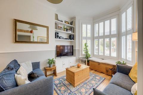 2 bedroom flat for sale, Minard Road, London, SE6
