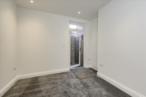 2 bedroom flat for sale, Roxwell Road, Ravenscourt Park W6