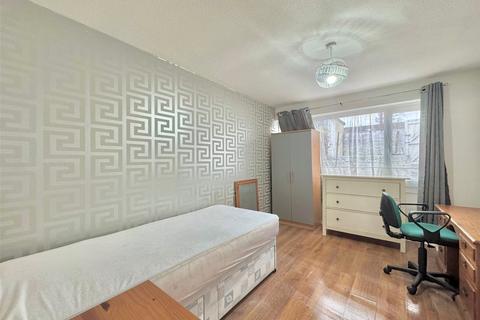undefined, Swift Road, Farnham, Surrey, Surrey, GU9