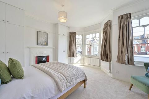 4 bedroom terraced house to rent, Engadine Street, Southfields, London, SW18