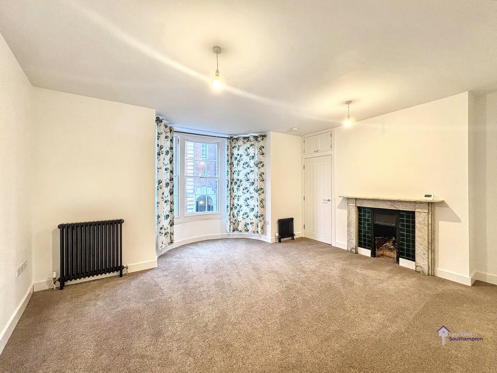 Two bedroom apartment oxford street so14