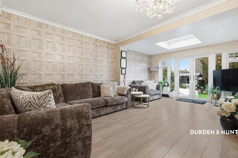 undefined, Wingletye Lane, Hornchurch, RM11