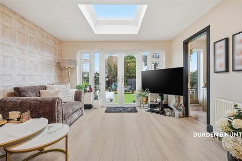 undefined, Wingletye Lane, Hornchurch, RM11